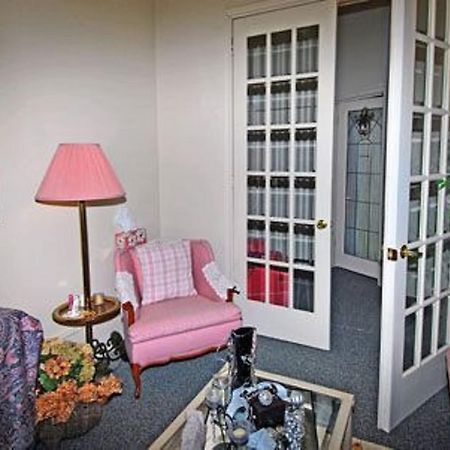 Lucknow Sommerville Court Motel Bed & Breakfast المظهر الخارجي الصورة