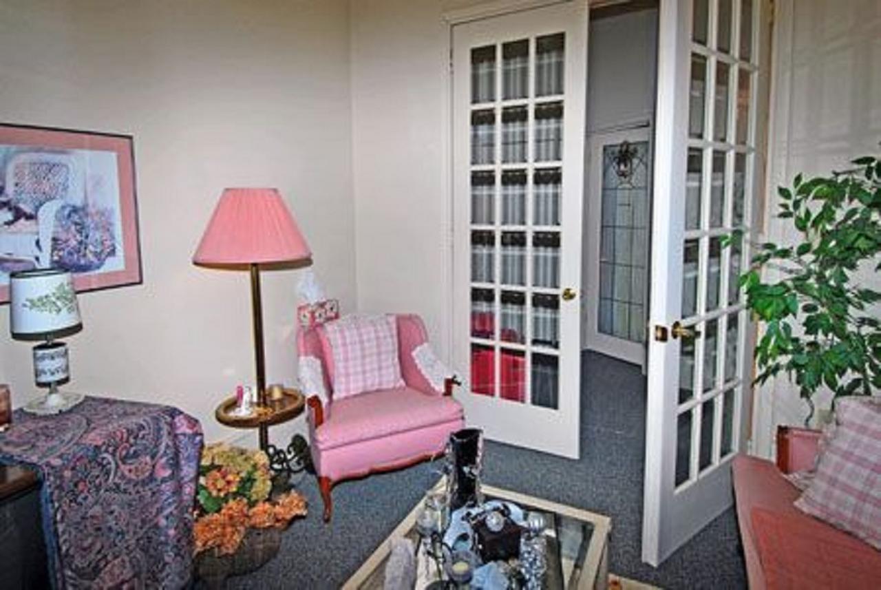 Lucknow Sommerville Court Motel Bed & Breakfast المظهر الخارجي الصورة